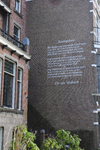900569 Afbeelding van het gedicht Koningslaan van Els van Stalborch op de zijgevel van het huis Koningslaan 2 te ...